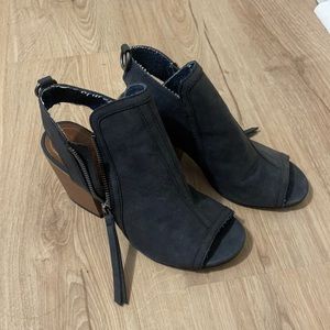 black open toed heels